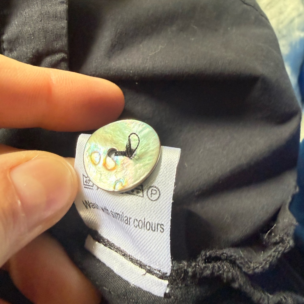 Elemente Clemente Black Button-Front Collared Blouse - Picture 4 of 4